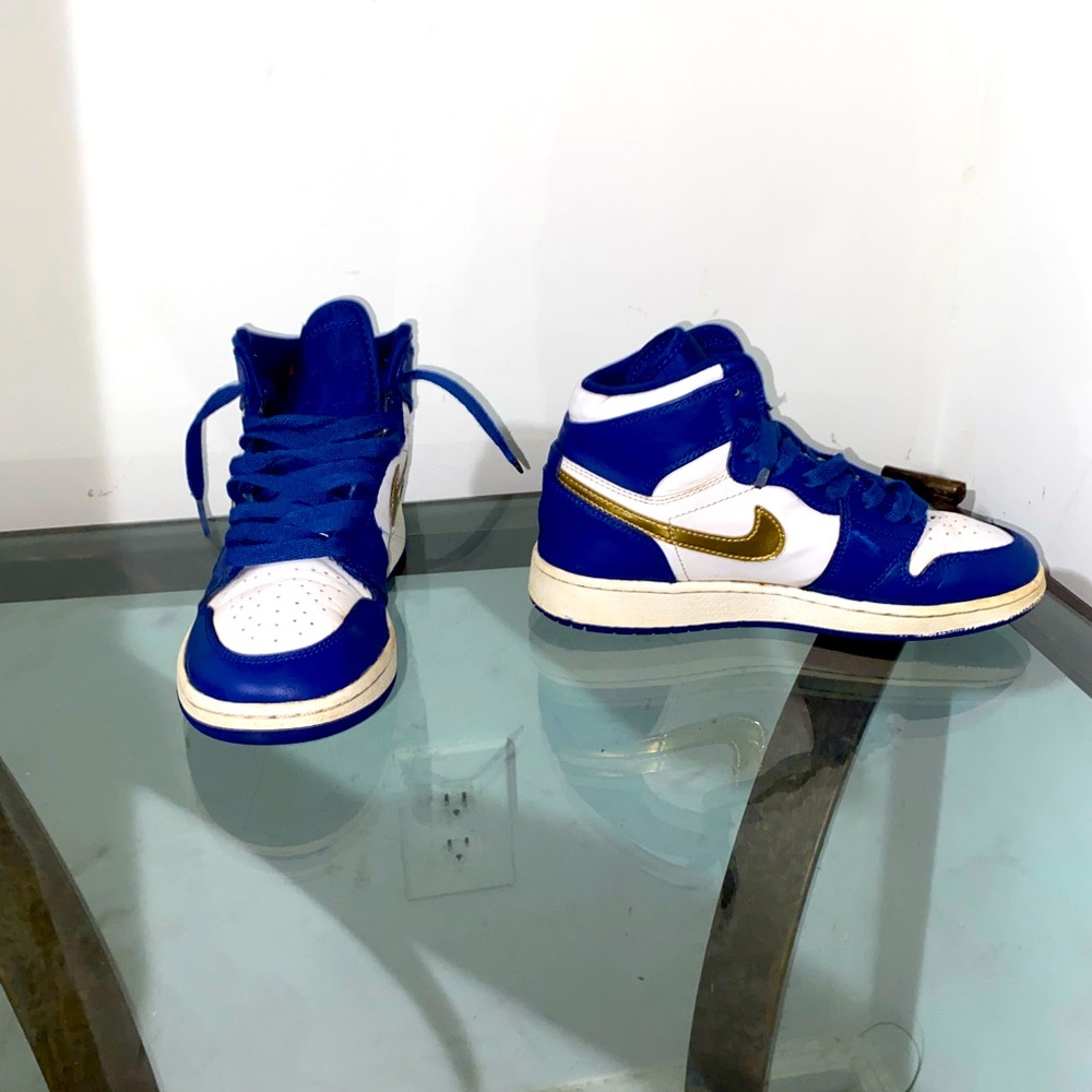 Retro Jordan 1 “Gold Medal”